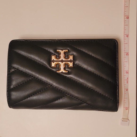 Tory Burch KIRA Chevron Quilted Lamb Leather Bi-Fold Wallet 🩷 - Picture 10 of 12
